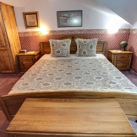 Odeon Hotel 3*